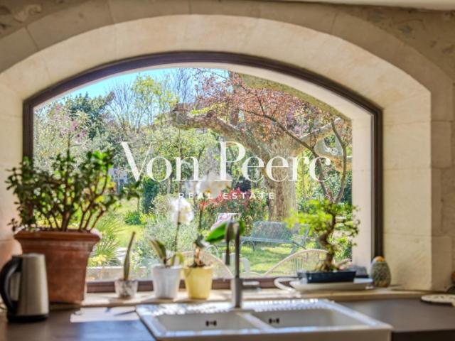 Maison de Village & jardin secret au cœur de Villeneuve les Avignon