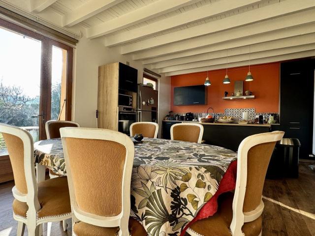 Maison de village jardin piscine