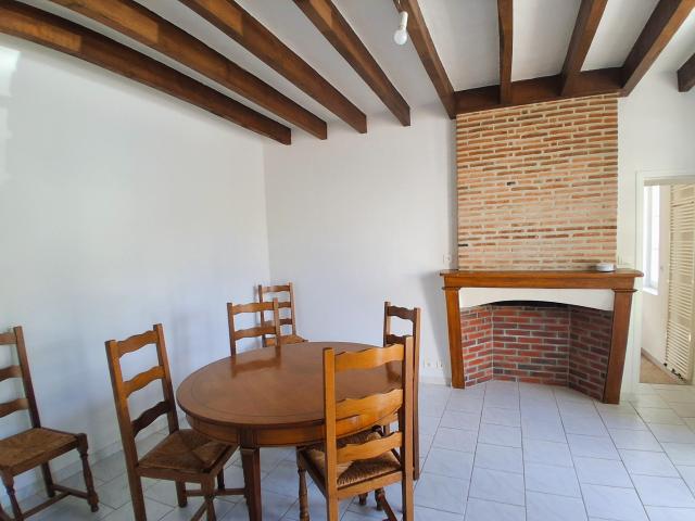 Maison de village meublée avec jardin et dépendances