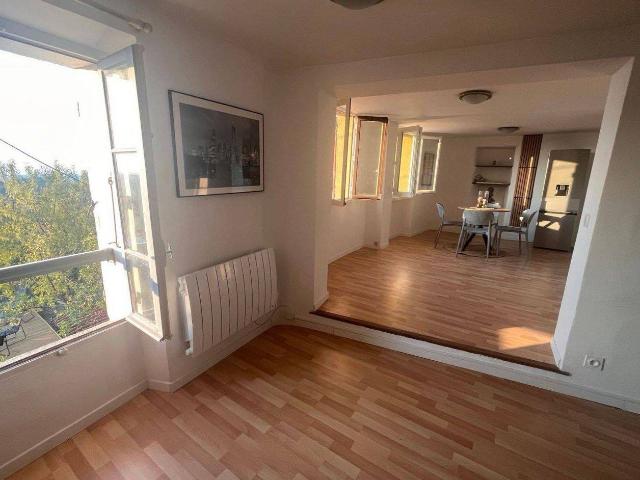 Maison de village meublée et lumineuse avec vue dégagée jusqu’à la mer – T2 49 m² exposition sud est – Magagnosc