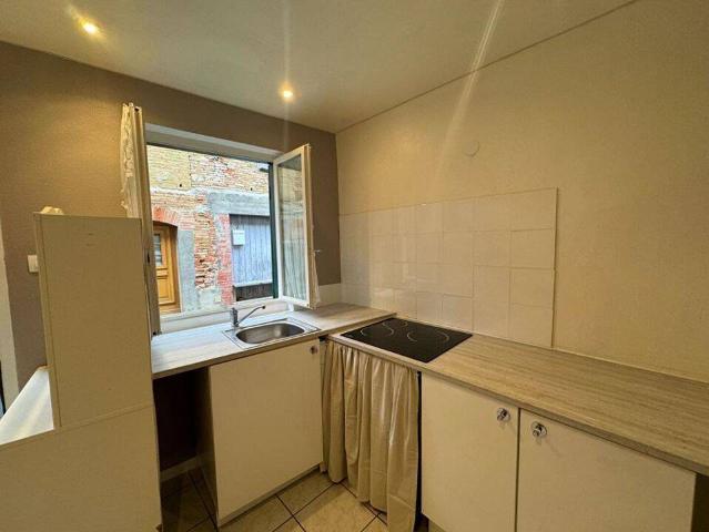 Maison de village meublée sur 3 niveaux Lévignac 32m²