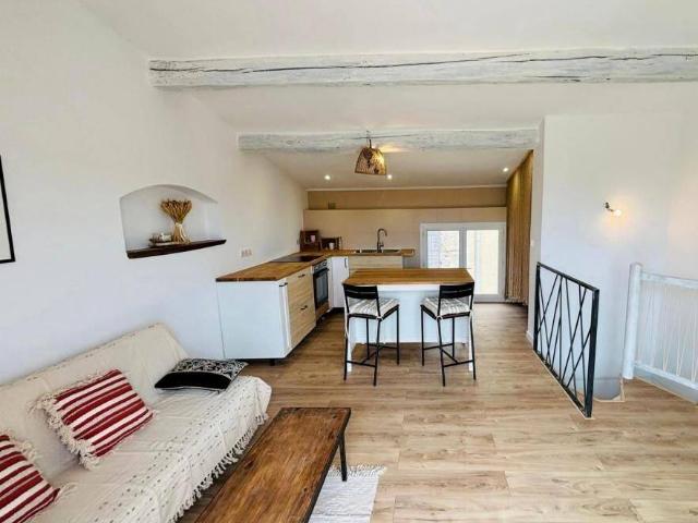 Maison de village meublée T2 avec terrasse MONTAGNAC MONTPEZAT
