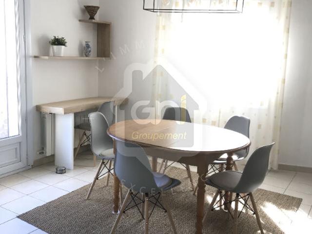 Maison de village meublée 4 pièces de 83.18m2, avec cour à COMPS