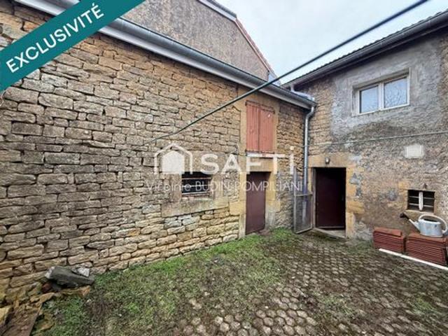 Maison de village mitoyenne des 2 côtés  3 chambres