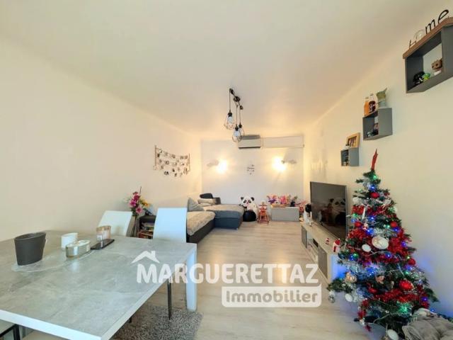 Maison de village mitoyenne St Jeoire 115m² / garage / pas d'exterieur