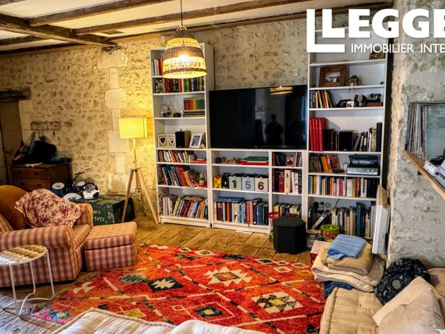 Maison de village pleine de charme, habitable avec un beau potentiel d’agrandissement!