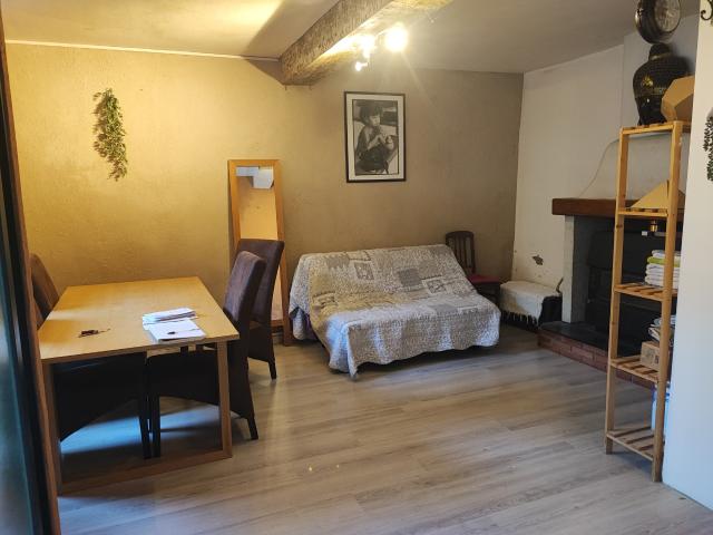 Maison de village, remise avec petit exterieur