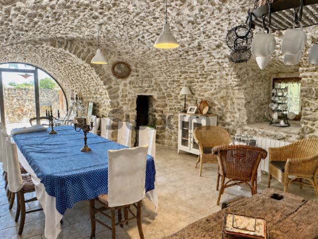 Maison de village rénovée avec charme de l'ancien, extérieur
