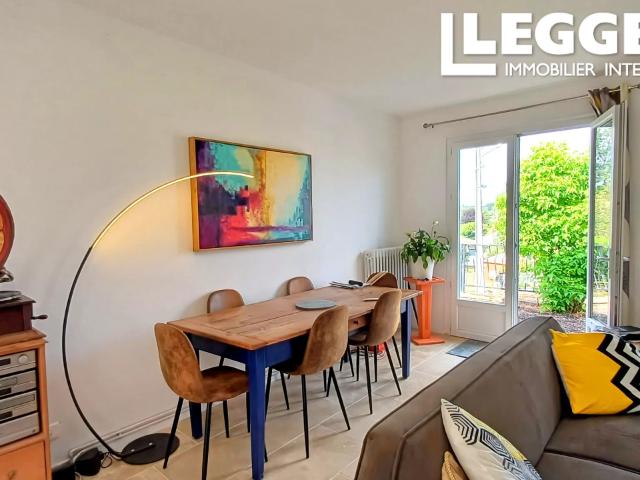 Maison de village rénovée avec goût, à distance de marche de toutes les commodités