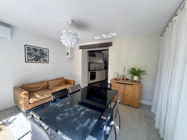 Maison de village rénovée avec jardin et terrasse à Villes s. 100m² Villes sur Auzon