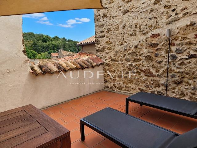 Maison de village rénovée avec terrasse – Charme authentique. 95m² Saint Jean de Barrou