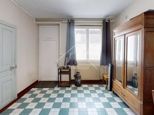 Maison de village rénovée avec une cour, Bourbon l'Archambault