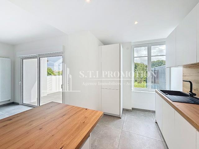 Maison de village rénovée à neuf de 132 m2 avec terrasse et jardin BOISMONT !