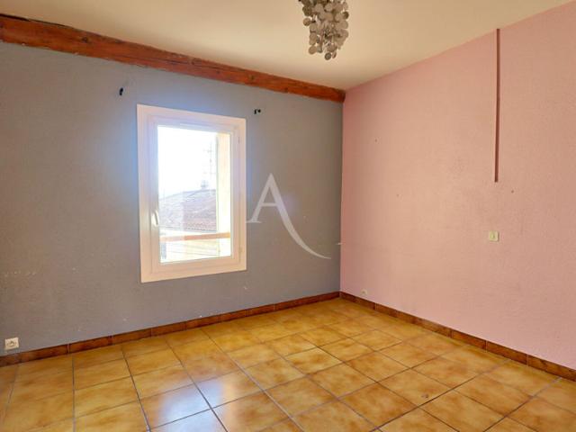 MAISON DE VILLAGE RENOVEE DE 166m² ENVIRON SUR LA COMMUNE DE CORBIERES EN PROVENCE