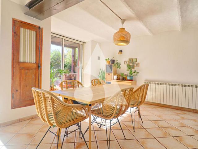 MAISON DE VILLAGE RENOVEE TYPE 5 DE 166M2 AVEC JARDIN LA BRILLANNE