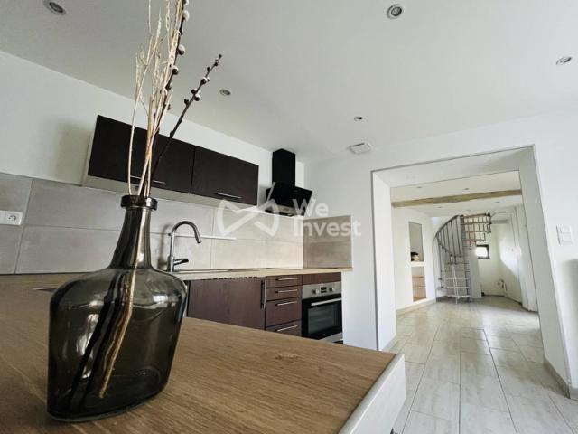 Maison de village rénovée, 71 m² habitables, 2 chambres, 1 bu