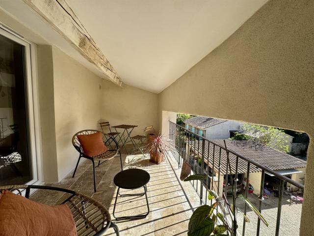 Maison de village rénovée 91m² Villes sur Auzon