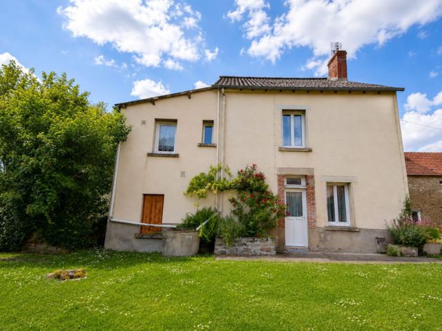 Maison de village St Sulpice les Feuilles