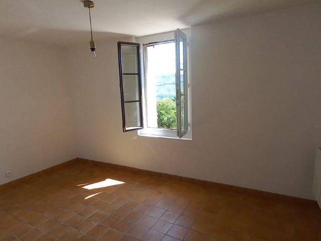 Maison de village sur 3 niveaux type F4 de 102 m² Loi ALUR