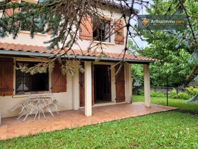 Maison de village sur un terrain clos de 724m²
