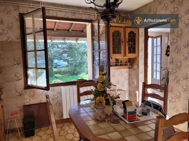 Maison de village sur un terrain clos de 724m²