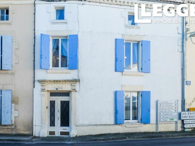 Maison de ville 3 chambres Au coeur de Néré