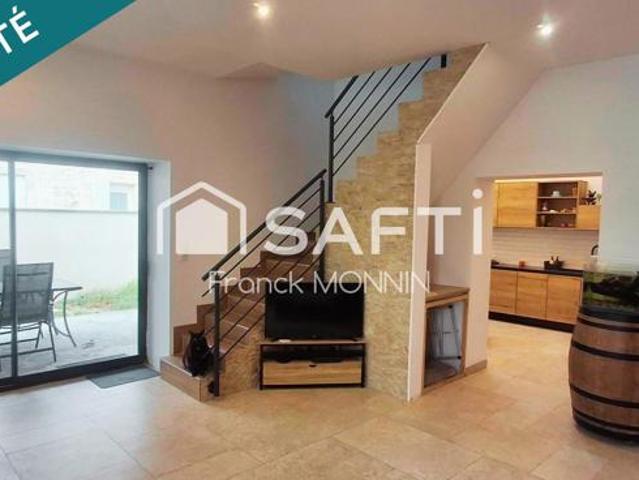 Maison de ville, 3 chambres dont 1 avec sde, le tout refait à neuf