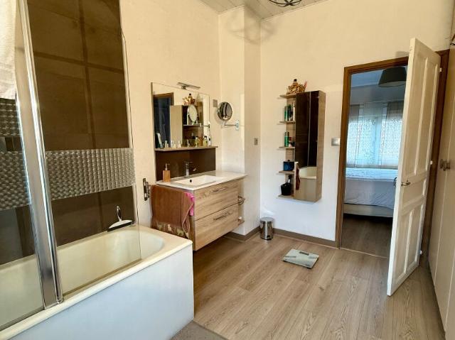 Maison de ville 117 m2, jardin, garage et dépendance