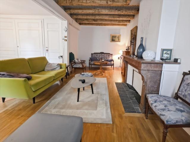Maison de ville 117 m² – 3 chambres – Garage – Petite cour – Centre Lons le Saunier