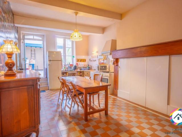 Maison de ville 118 m² – Terrasse / cour – Dépendance – Combles aménageables – Centre Mazères
