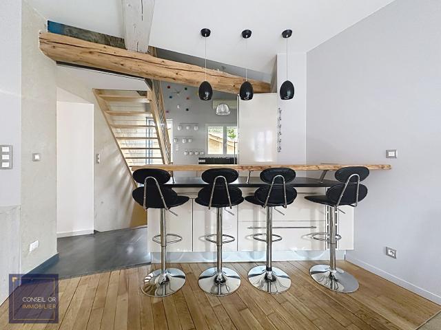 Maison de ville 120m2 Hyper centre SAINT GENIS LAVAL