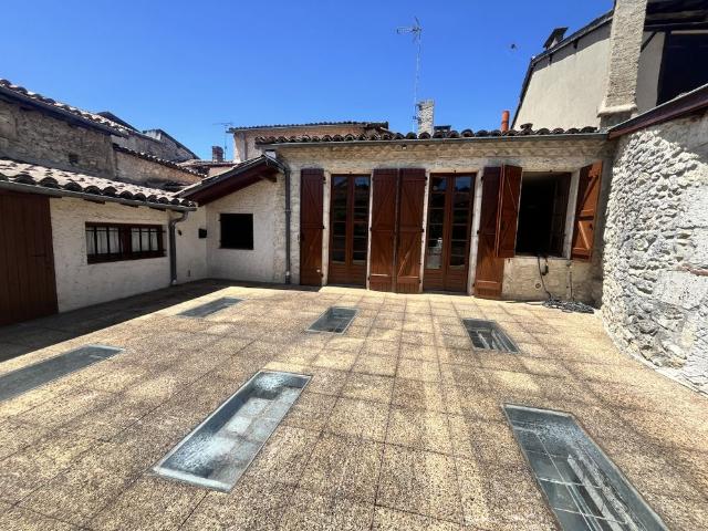 Maison de ville 155 m² Terrasse Dépendances