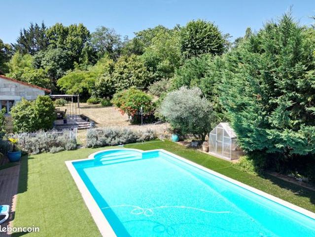 Maison de ville 15 pièces 470 m²