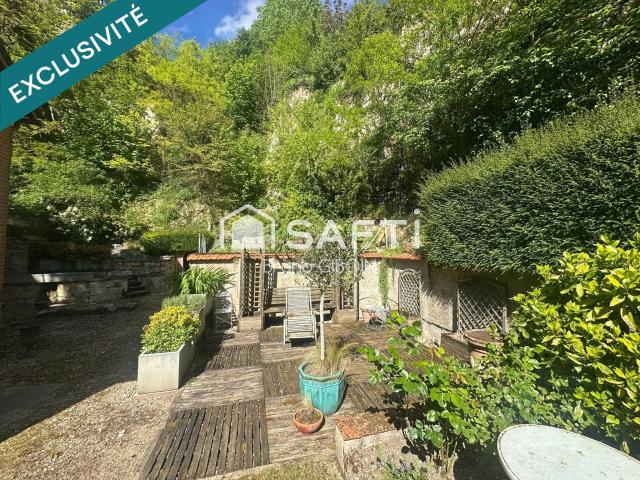 Maison de ville, 171 m², 4 chambres, jardin, dépendances, at. 171m² Gien