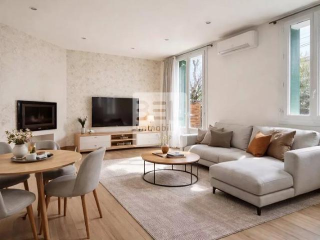 MAISON DE VILLE 1ERE COURONNE AVIGNON AVEC PISCINE