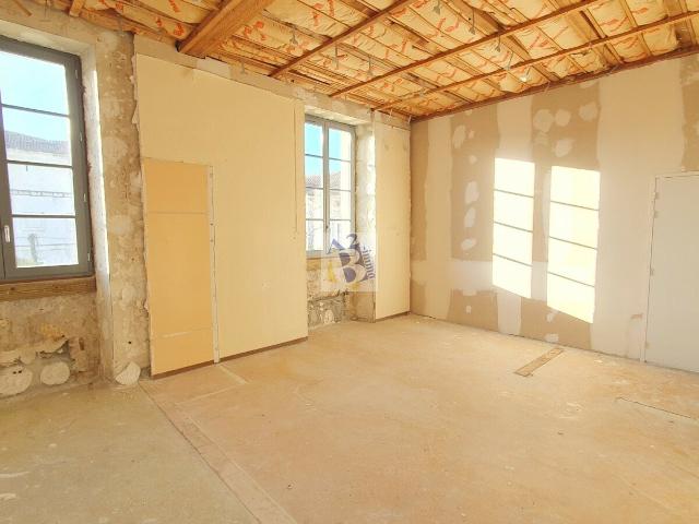 Maison de ville 226 m2 à aménager 226m² Angoulême