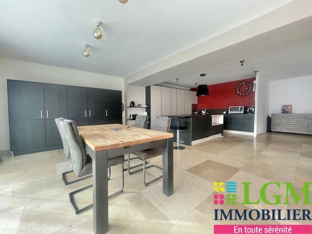 Maison de ville – 230 m² – 4 suites – Terrain 520 m²