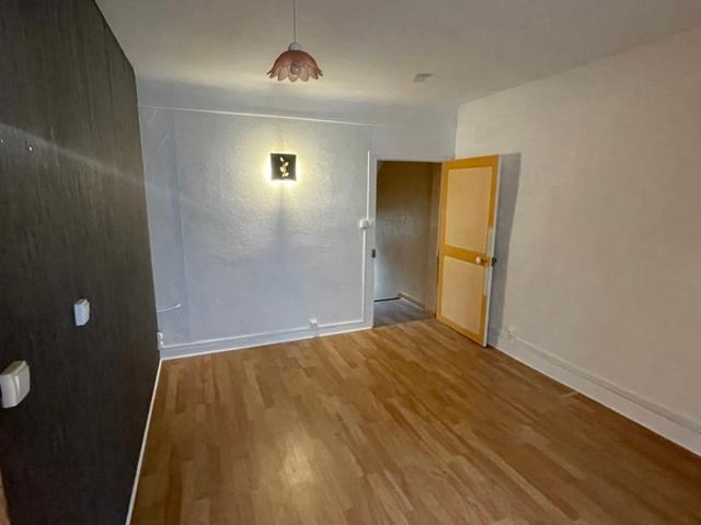 Maison de ville 2 pièces Mieux qu'un appartement LA CHARITE SUR LOIRE proche Nevers