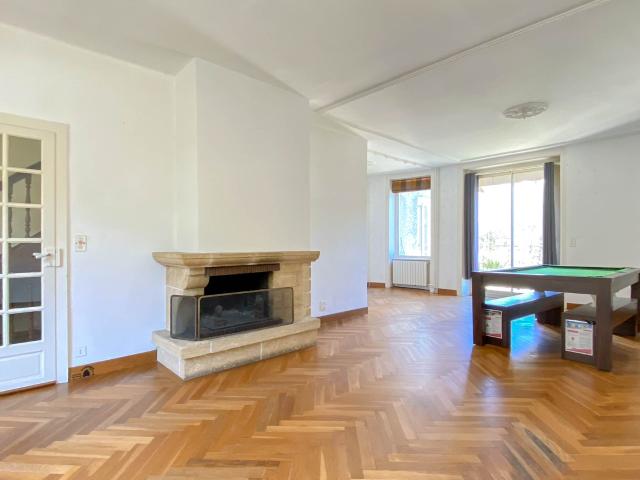 Maison de ville 7 pièces 213m² sur 1149m² de terrain