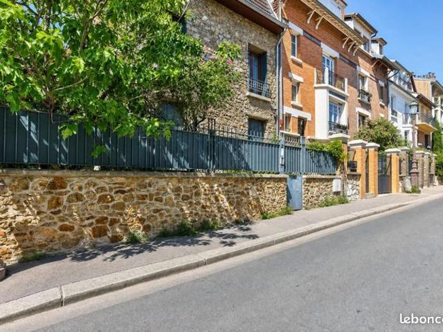 Maison de ville 6 pièces 365 m²