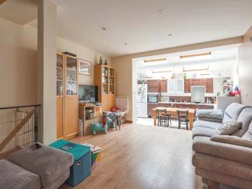 MAISON DE VILLE 75 m² environ avec sous sol total viabilisé