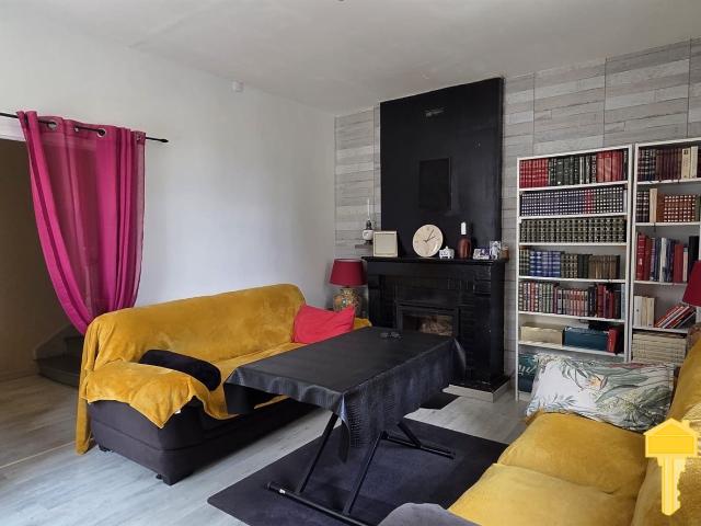Maison De Ville 81 M2, 2 Chambres, Jardin, Garage 81m² Saint Fort sur Gironde