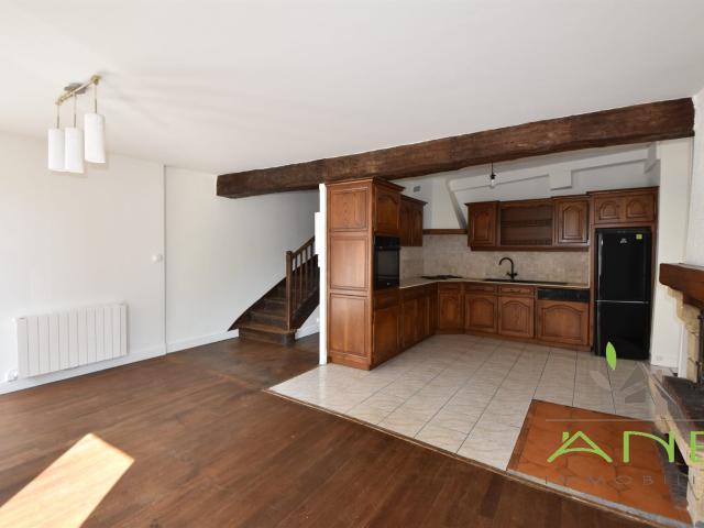 Maison de ville centre Montbron 101m² Montbron