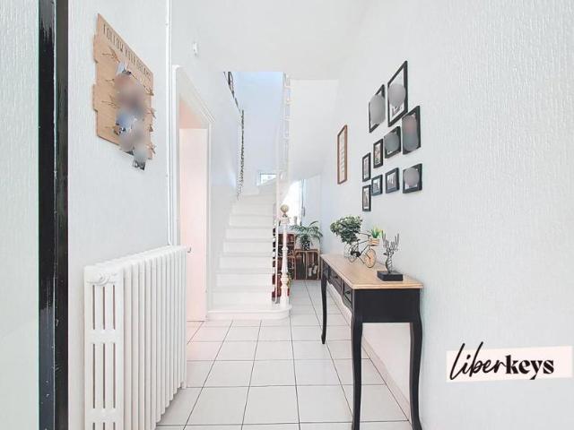 Maison de ville clé en main, 4 chambres, jardin et garage en centre de CONCHES EN OUCHE