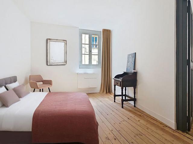 Maison rénovée 51 m², 3 pièces, 2 chambres. Avignon intra muros, Quartier calme