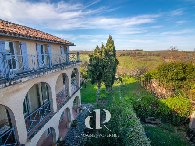 Maison de ville à Lectoure avec jardin et vue 215m² Lectoure
