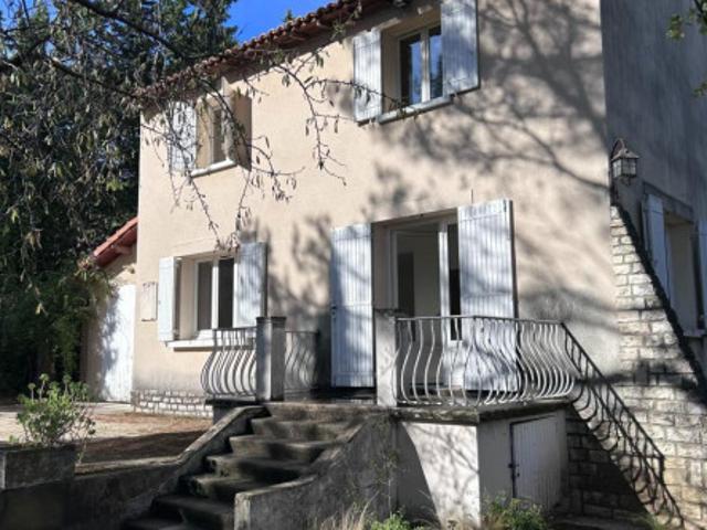 Maison de ville à Les Angles à louer Locagestion, expert en gestion locative