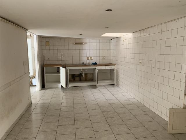 Maison de ville à rénover avec jardin 137m² Dégagnac