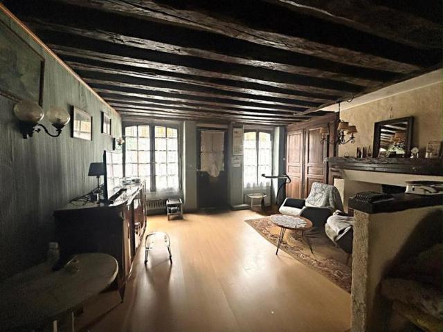 Maison de ville à rénover entièrement – Idéal investisseur
