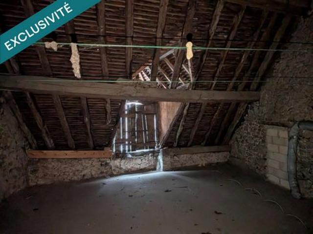 Maison de ville ancienne à fort potentiel – 110 m² habitables – Grand garage 80 m² SALINS LES BAINS JURA